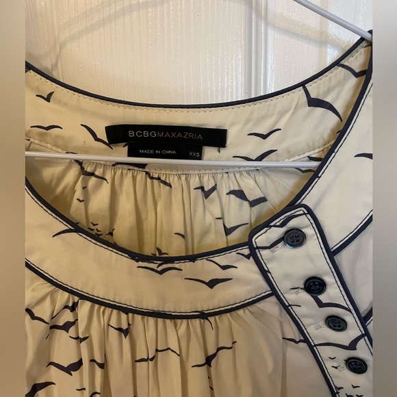 BCBG Patterned Blouse - Picture 4 of 4